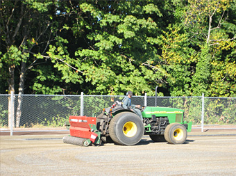 big-roll-tractor-seeding